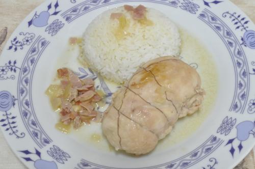 Jak uvařit dušené kuřecí závitky s masem a sýrem ? Snadné recept, připravený za 30 - 45 minut